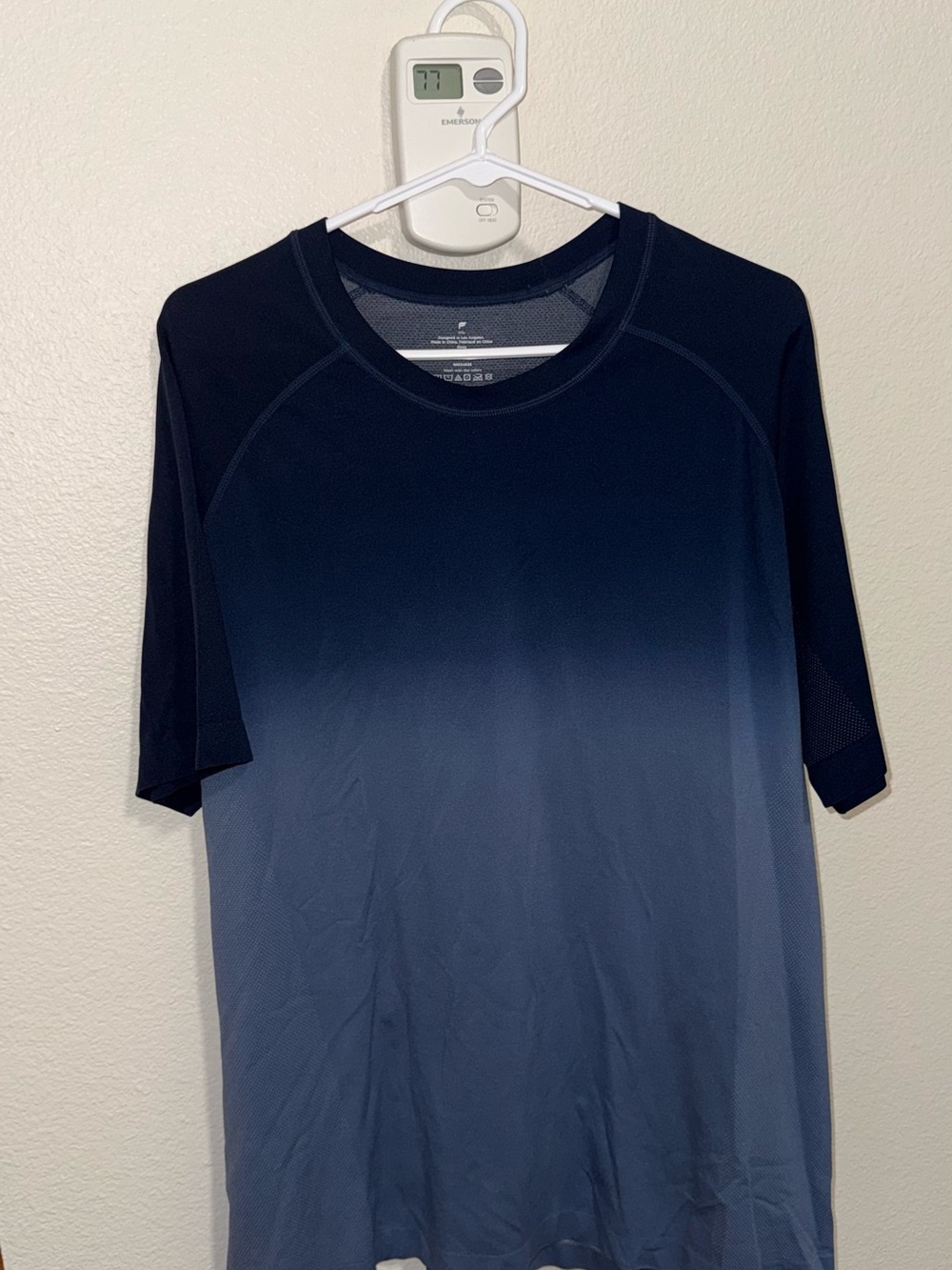 Fabletics Men's Navy-to-Blue Gradient Performance Tee